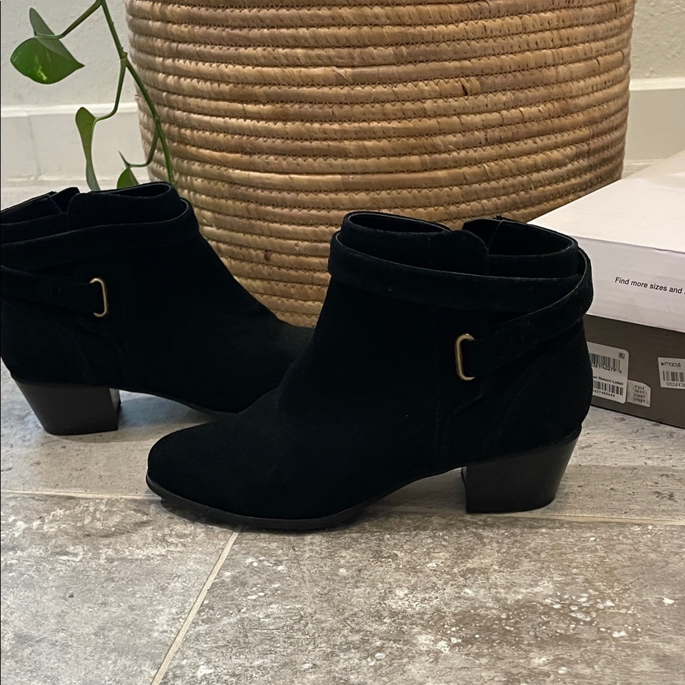 Giani Bernini Black Suede Ankle Booties
